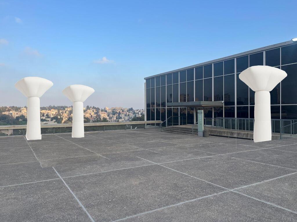 כך זה ייראה ברחבת המוזיאון ב-12.6 (הדמיה באדיבות סולטי אדריכלים) פטריות במחווה. חגיגות 60 שנה למוזיאון ישראל