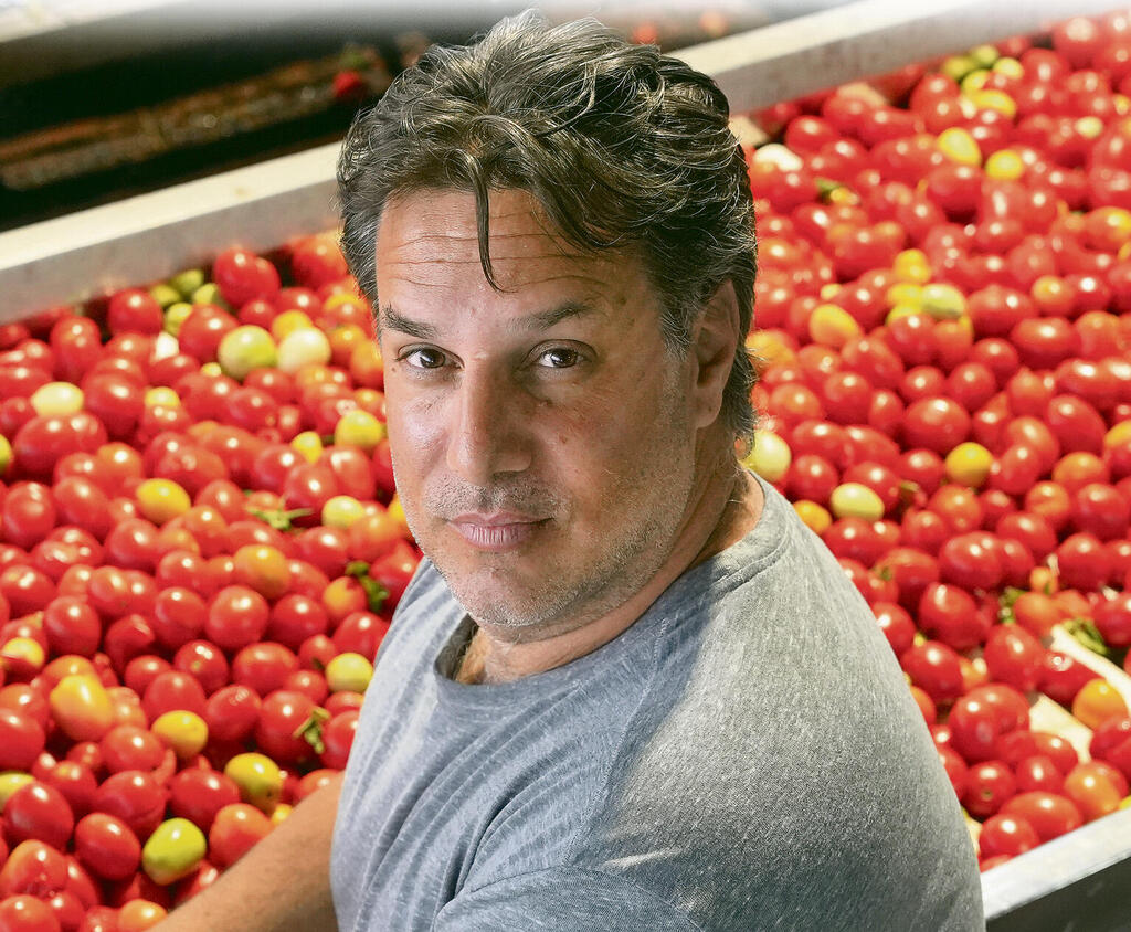 תומר צ'סקלה, השבוע במפעל פריניר | צילום: אפי שריר yk14394698