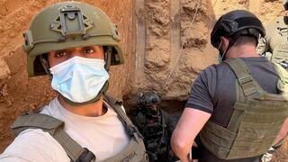 הכתב רוני גרין שאולוב בבית החולים האירופי בחאן יונס ברצועת עזה