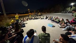 בני הנוער שיצאו למסע במעגל שיח בני הנוער שיצאו למסע במעגל שיח