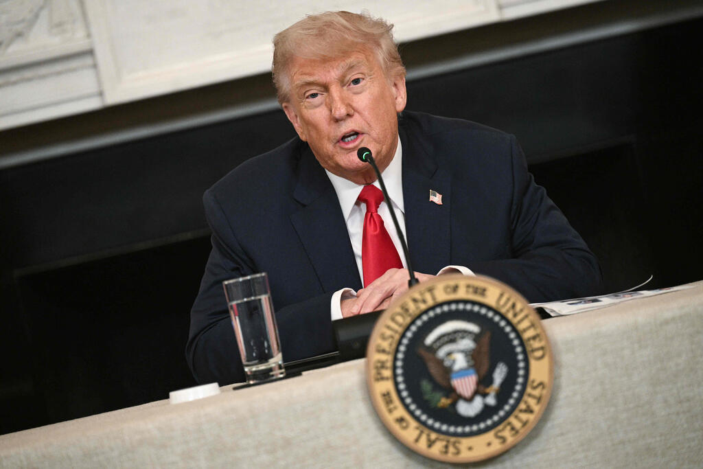 נשיא ארה"ב דונלד טראמפ בכינוס כלכלי בבית הלבן