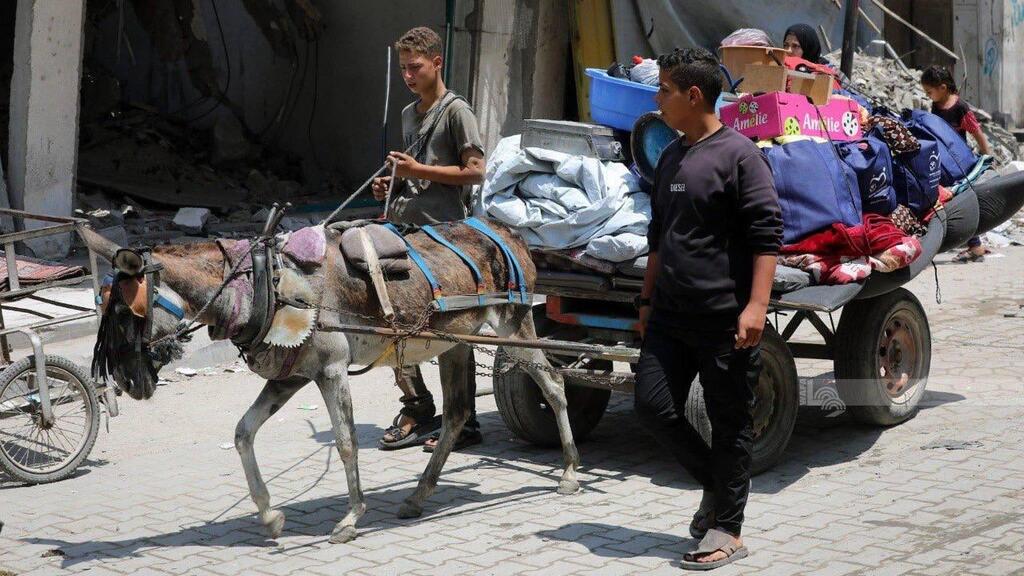 Gazan civilians leave Jabaliya last year תנועת עקירה מג'באליה
