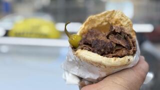 שווארמה אבוג׳ון. הפתיעה בסגנון ובמיקום