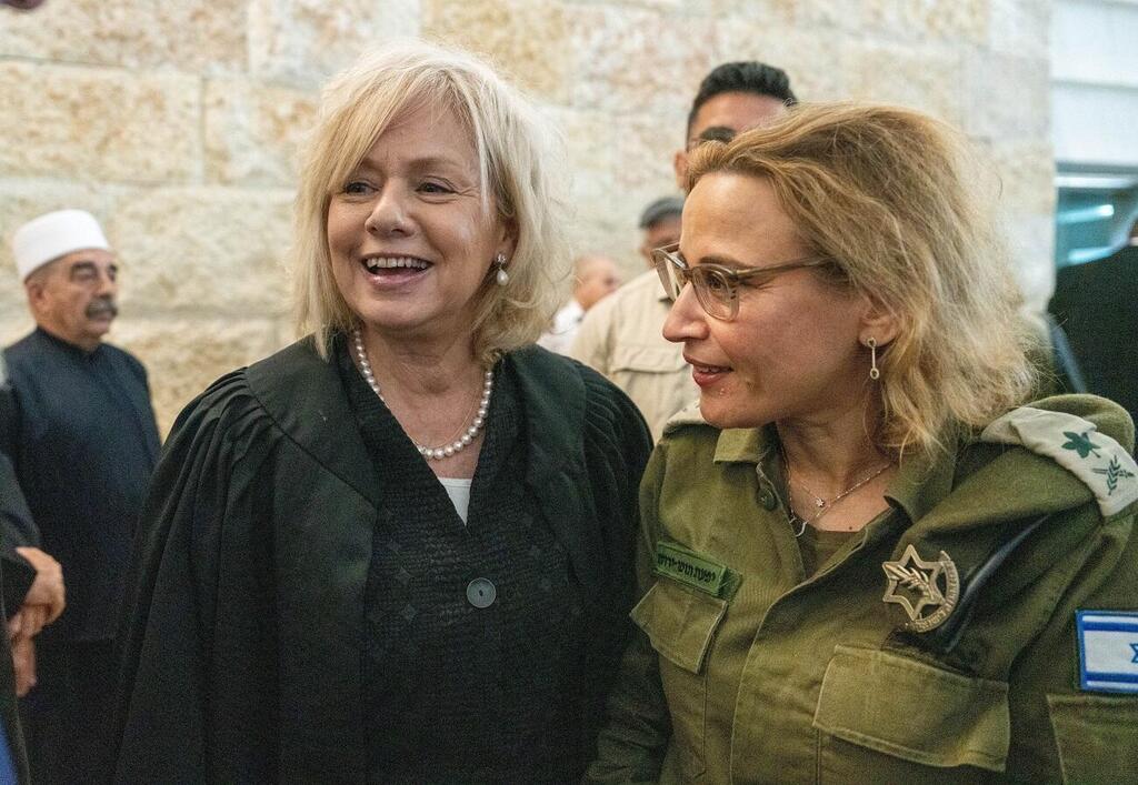 הפרקליטה הצבאית הראשית, אלופה יפעת תומר-ירושלמי, עם היועצת המשפטית לממשלה גלי בהרב-מיארה