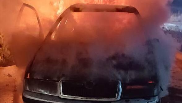 הצתה של רכב בעיירה אמאתין על ידי מתנחלים