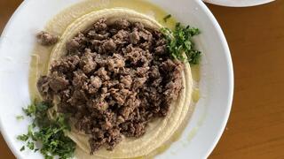 חומוס עם בשר באבו אליאס