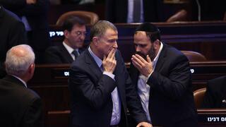 ינון אזולאי ויולי אדלשטיין בכנסת