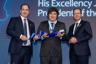 נשיא ארגנטינה חוויאר מיליי קורא 