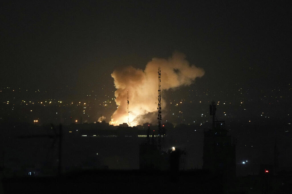 איראן הלילה ( צילום: AP Photo/Vahid Salemi) חיל האוויר תוקף באיראן