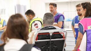 טיפול רפואי בפצועים בבית החולים איכילוב