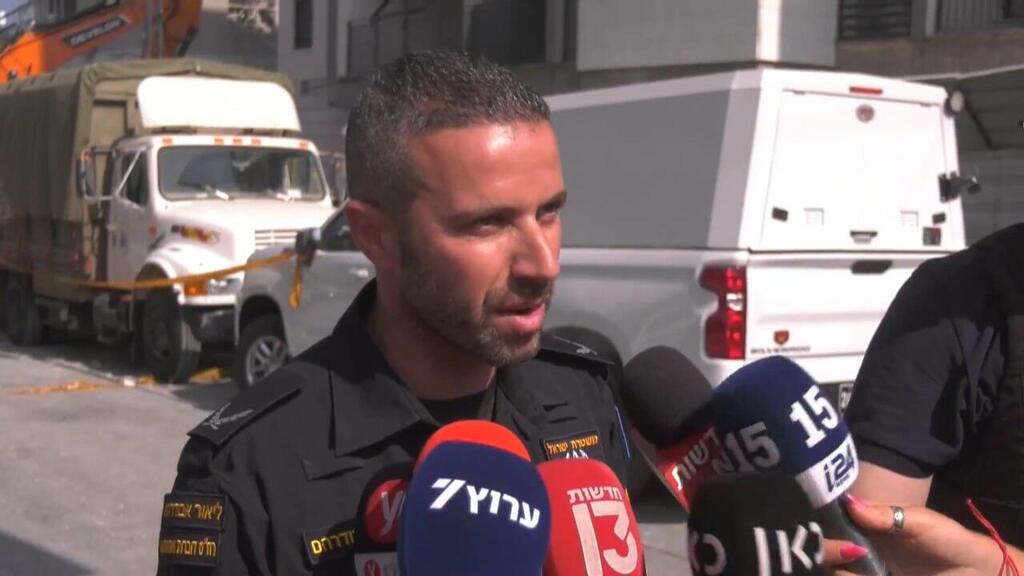 תת-ניצב ליאור אבודרהם (צילום: מיקי שמידט ) ליאור אבודרהם, ראש חטיבת דוברות המשטרה, בהצהרה לתקשורת מזירת הפגיעה בבת ים