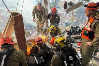 כוחות פיקוד העורף פועלים בזירות הנפילה ברחבי הארץ