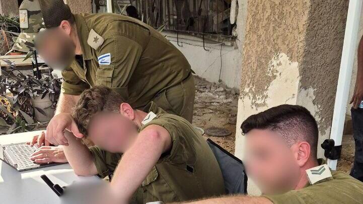 Unit 9900 troops in action (Photo: IDF) היחידה באמ"ן שמסייעת בחילוץ נפגעים באמצעות כלי טיס ורחפנים