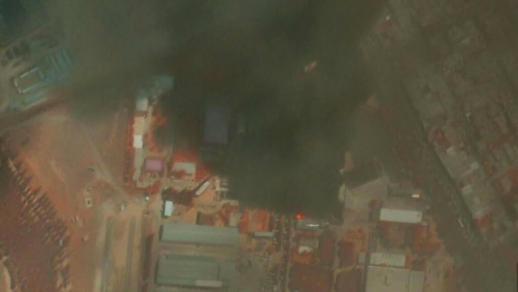 An electronics factory in Shiraz (Photo: © 2025 PLANET LABS PBC) צילום לוויין 15 ביוני של השריפות ב מפעל ייצור אלקטרוניקה ב שיראז בתקיפה של חיל האוויר ב מבצע עם כלביא של ישראל נגד איראן