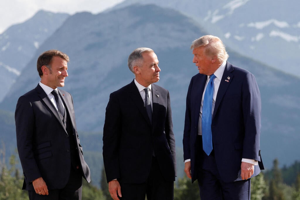 French president proposed visa exemption. Trump, Carney and Macron at the G7 summit (Photo: REUTERS/Amber Bracken) ועידת G7