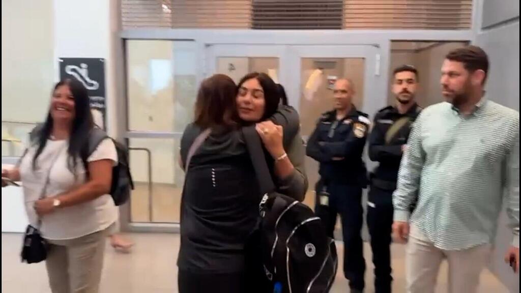 First El Al flight to repatriate stranded Israelis lands at Ben Gurion airport from Cyprus טיסת החילוץ הראשונה, שרת התחבורה והבטיחות בדרכים מירי רגב הגיעה לנתב״ג