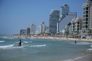 חוזרים לשגרה בתל אביב