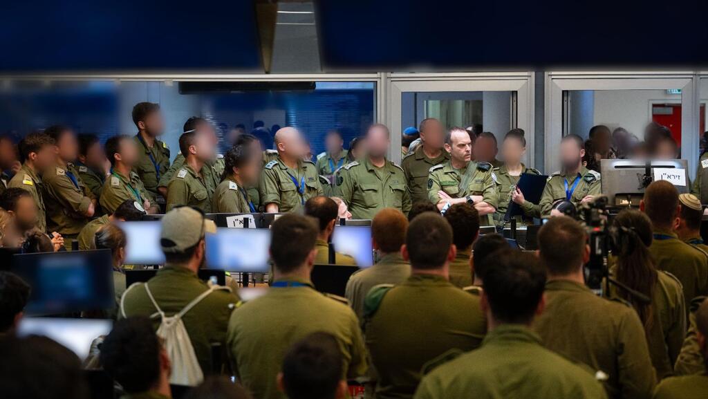 צילום: דובר צה"ל ראש אגף המודיעין שלומי בינדר ביקר בזירת המטרות