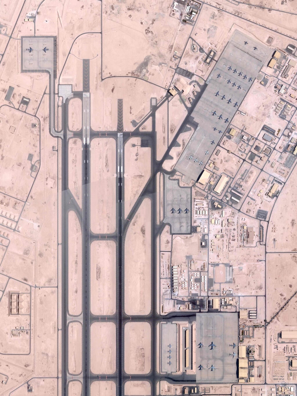 Al-Udeid Air Base, the largest U.S. military installation in the Middle East (Photo: PLANET LABS / AFP) בסיס אל עודייד של צבא ארה"ב בקטאר לפני הפינוי