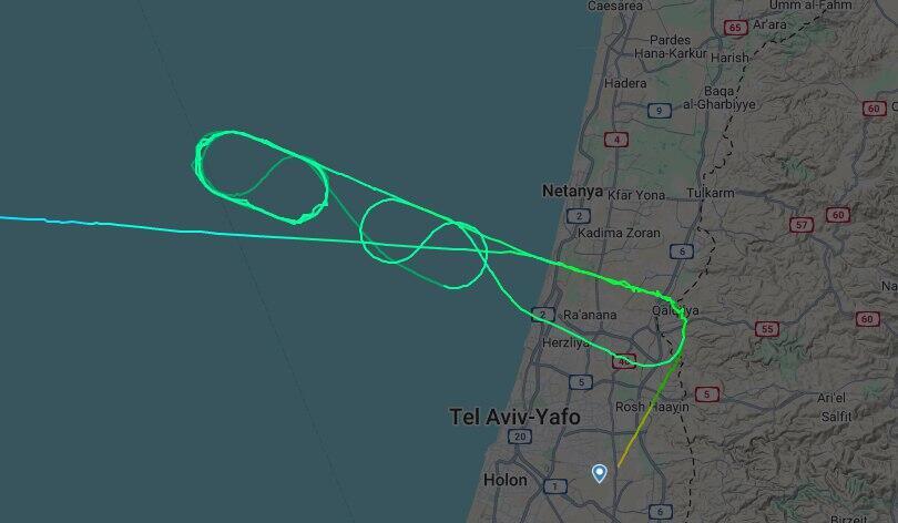 המטוס מבנגקוק מסתובב בים בזמן ירי הטילים המטוס מבנגקוק מסתובב בים בזמן ירי הטילים