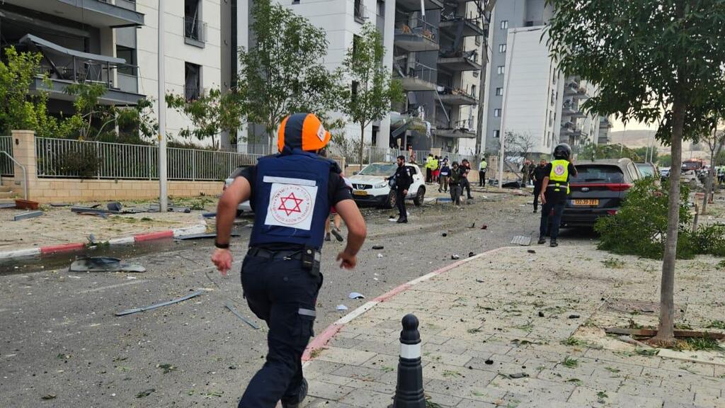 צילום: תיעוד מבצעי מד"א זירת הנפילה בבאר שבע