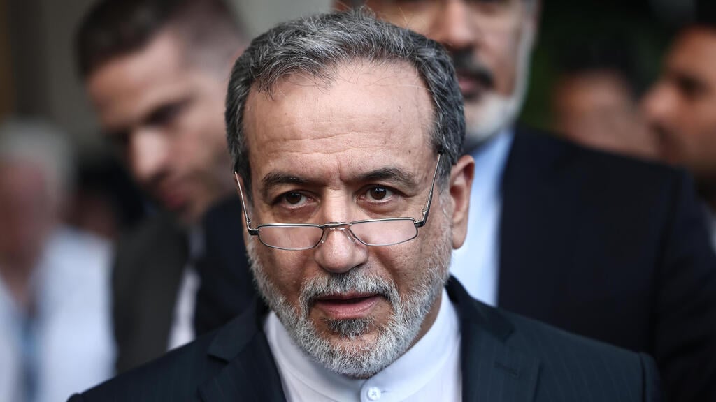 Iranian Foreign Minister Abbas Araghchi (Photo: Sedat Suna/Getty Images) שר החוץ של איראן עבאס עראקצ'י בז'נבה
