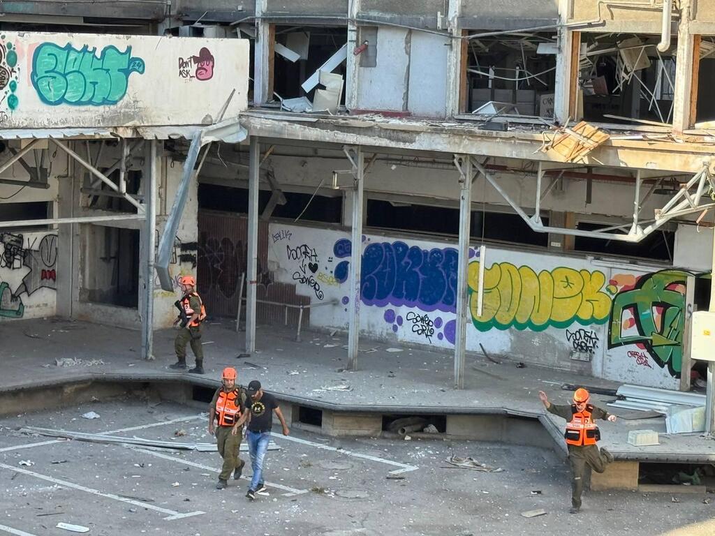 זירת הנפילה בחיפה (צילום: איתן גליקמן) זירת הנפילה בחיפה