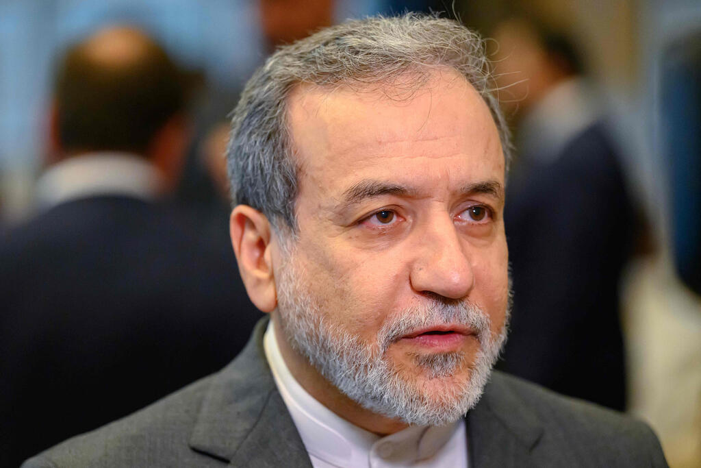 Iranian Foreign Minister Abbas Araghchi (Photo: AP Photo/Mehmet Guzel) עבאס עראקצ'י שר החוץ של איראן בכינוס באיסטנבול של הארגון לשיתוף פעולה איסלאמי