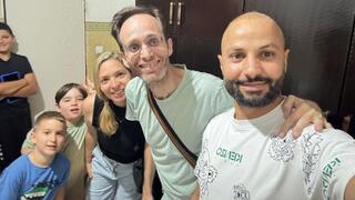 אמיר אסדי, תושב דיר אל-אסד, קיבל יהודים בביתו בזמן אזעקה