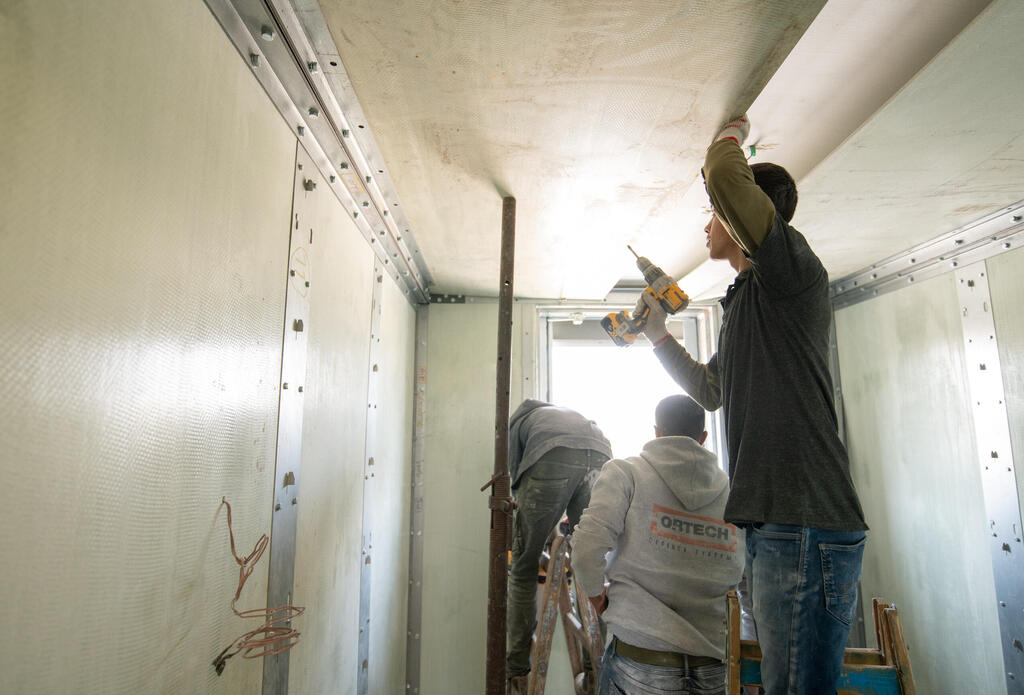 שיפור מיגון חדר קיים עולה 140,000-100,000 (צילום באדיבות אורטק) הסבת חדר רגיל בבית לממ"ד