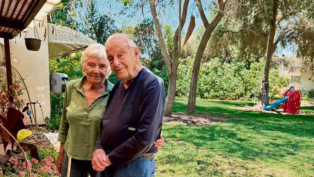 גרטה ואשר "צימבה" צימבליסטה בקיבוץ רעים