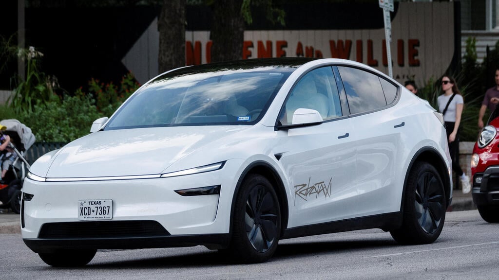 Many will have to be sold. Tesla's robotaxi (photo: Reuters) רובוטקסי של טסלה