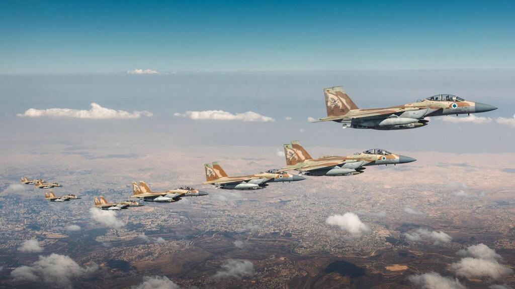 Photo: IDF מטוסי קרב של חיל האוויר ממריאים לתקיפה בטהרן