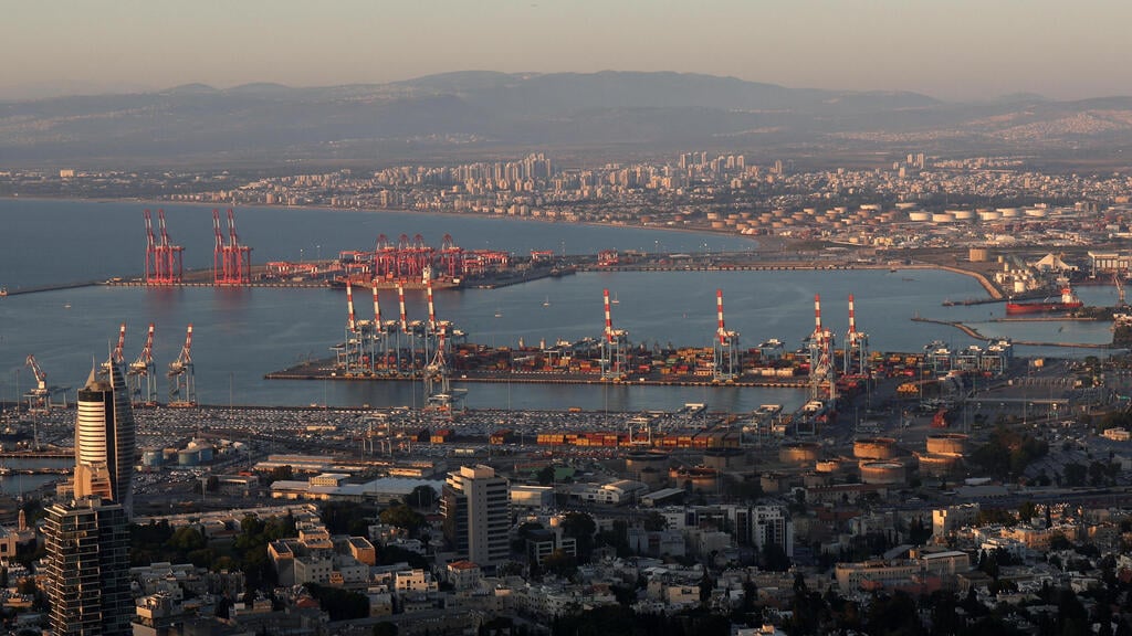 Another spy rents an apartment overlooking Haifa Port (Photo: REUTERS/ Florion Goga) חיפה