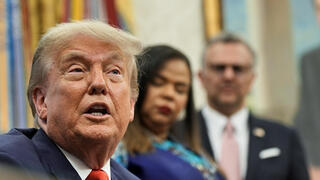 דונלד טראמפ מקים את אלקטרז התנינים כלא למהגרים בפלורידה