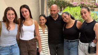 אגם ברגר, לירי אלבג, דניאלה גלבוע, קרינה אלייב ונעמה לוי עם ליאור רז (במרכז)