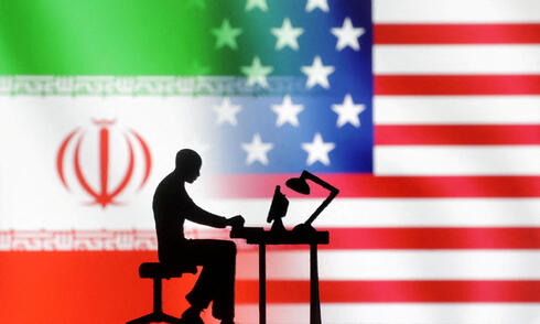 Iran-linked hackers hold Trump aides' emails