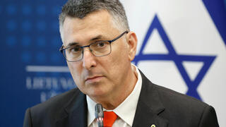 שר החוץ גדעון סער שר החוץ גדעון סער