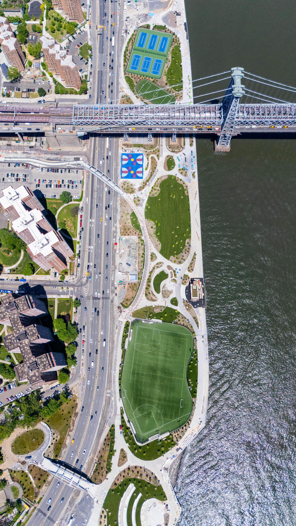 East Side Coastal Resiliency, פרויקט ההגנה החופית של איסט ריבר, ניו יורק (צילום באדיבות BIG - Bjarke Ingels Group) East Side Coastal Resiliency, פרויקט ההגנה החופית של איסט ריבר, ניו יורק