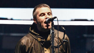 ליאם גלאגר בהופעת האיחוד הראשונה של אואזיס בוויילס