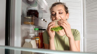 הפרעה אכילה בשינה