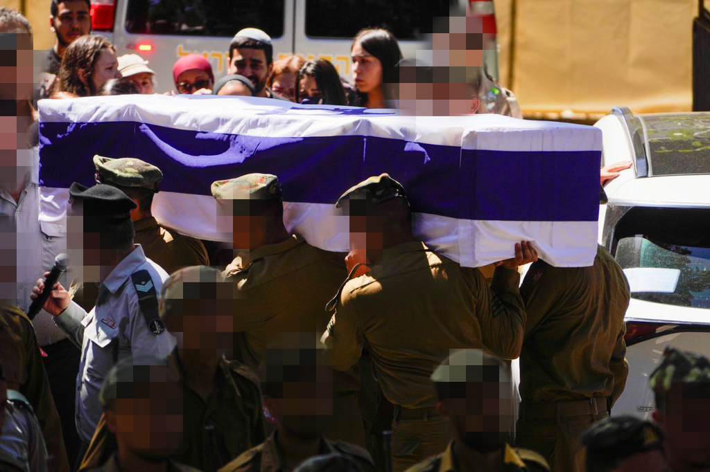 הלווייתו של נועם אהרון מסגדיאן בהר הרצל (צילום: שלו שלום) הלווייתו של נועם אהרון מסגדיאן בהר הרצל
