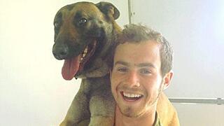 בן פוקסברונר שנפצע בצוק איתן והכלבה קימבה שמתה בעקבות הפציעה בן פוקסברונר שנפצע בצוק איתן והכלבה קימבה שמתה בעקבות הפציעה