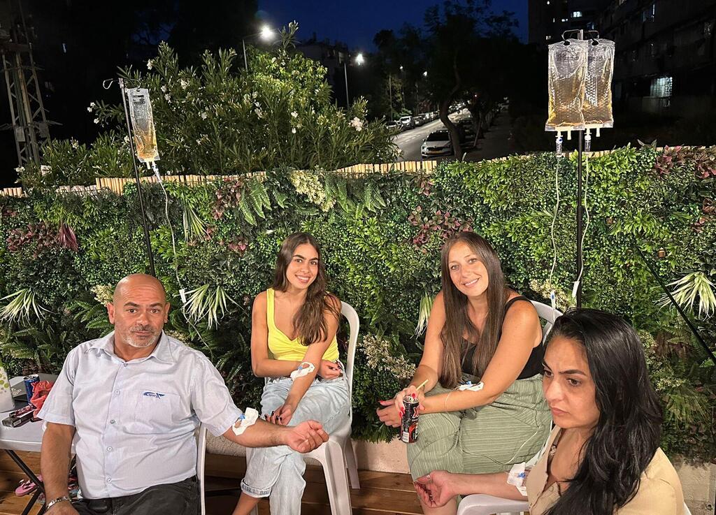 ''רוב האנשים פונים אלינו כדי לשפר את איכות החיים''. עירוי ויטמינים ב-IVHome (צילום: אלבום פרטי) עירוי ויטמינים ב-IVHome