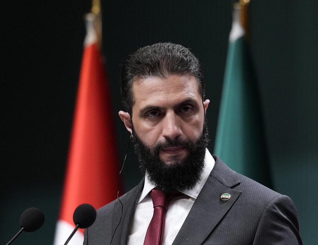 Syrian interim President Ahmad al-Sharaa (Photo: MEHMET ALI OZCAN / Anadolu via AFP) אחמד א-שרע