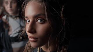 נועה קירל מתוך הקליפ 