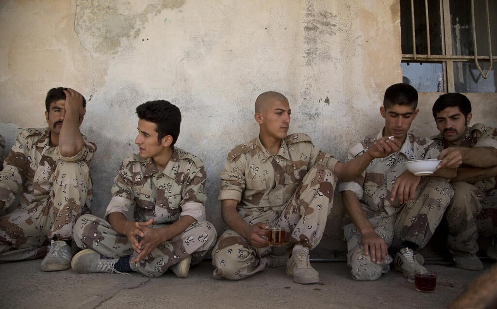 Iranian Kurdish fighters (Photo: AP Photo/Maya Alleruzzo) לוחמים כורדים איראנים