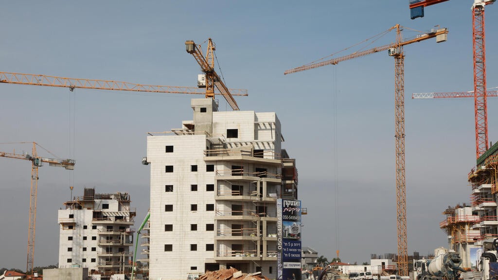 אתר בנייה בראשון לציון (צילום: דנה קופל) אתר בנייה בראשון לציון