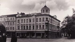 אחד הבתים של משפחת לפין, לפני השואה