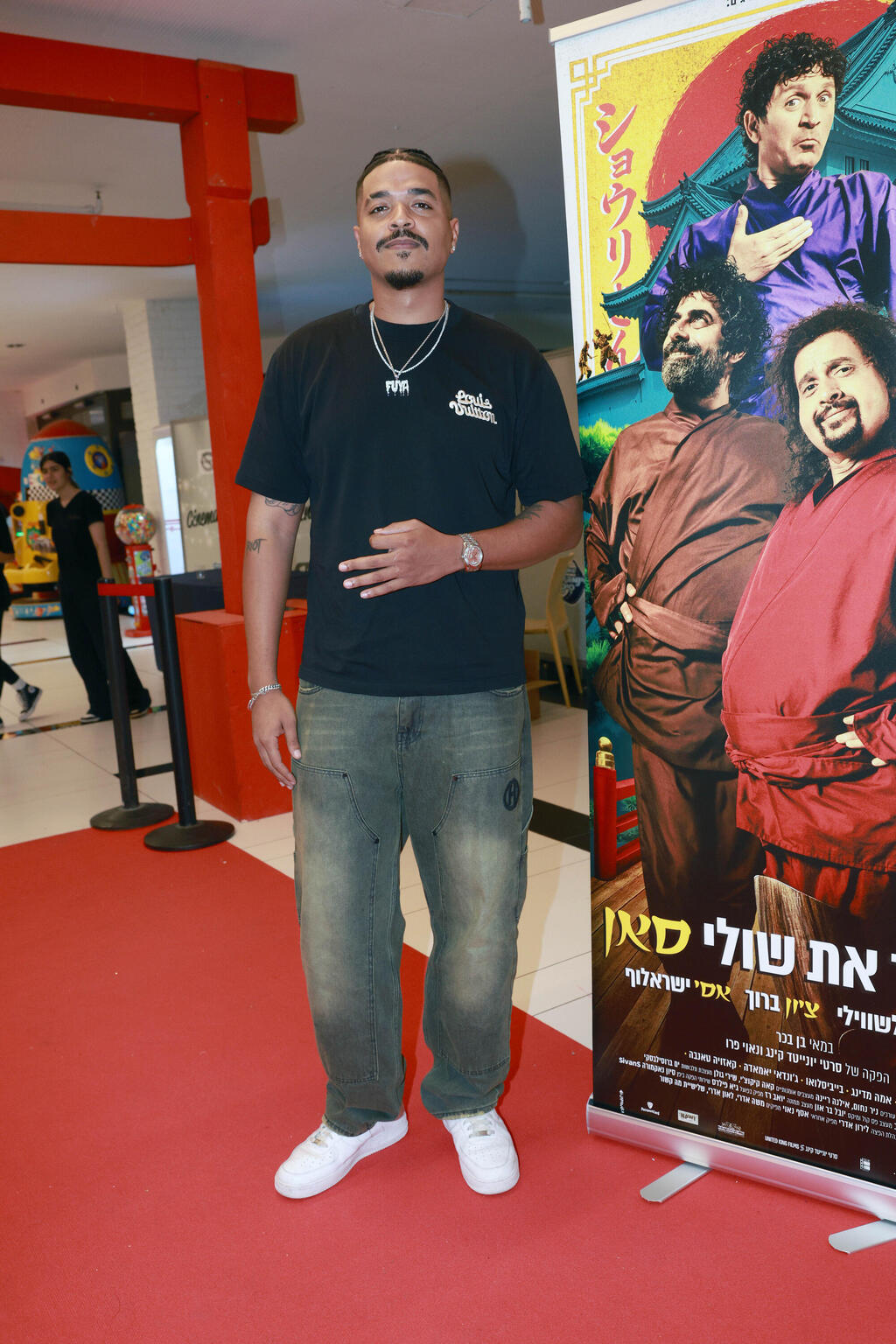 ראינו את האיחור האופנתי שדפקת. שחר סאול (צילום: ענת מוסברג) פרימיירה להציל את שולי סאן